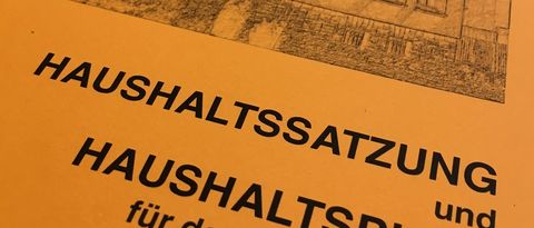 Die Haushaltssatzung mit Haushaltsplan für dieses Jahr hat der Gemeinderat beschlossen. Die Haushaltsrede von Bürgermeister Jörg-Michael Teply gibt es am Ende des Beitrags zum Herunterladen.